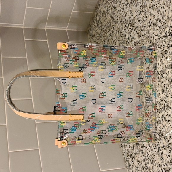 Dooney & Bourke - It Lunch Bag - Picture 2 of 8